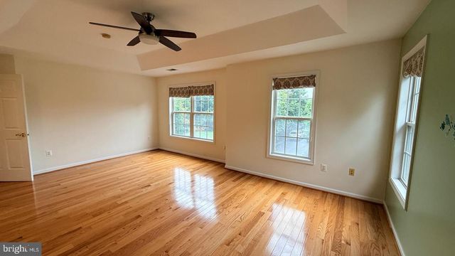 8236 2ND AVE, Vienna, VA 22182