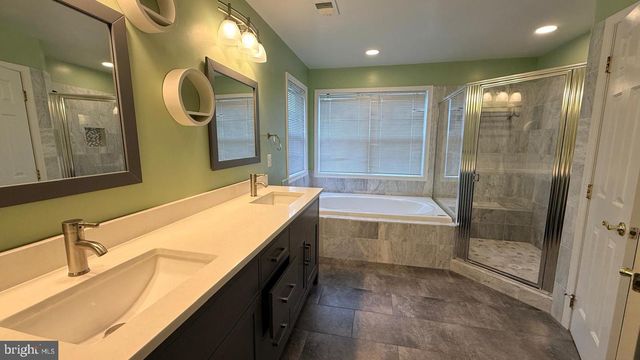8236 2ND AVE, Vienna, VA 22182