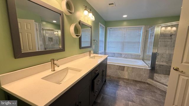 8236 2ND AVE, Vienna, VA 22182