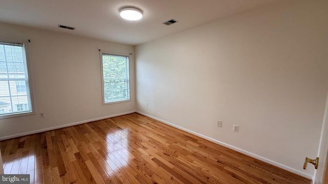 8236 2ND AVE, Vienna, VA 22182