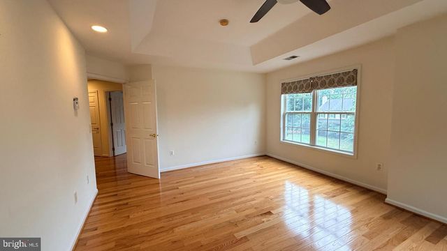 8236 2ND AVE, Vienna, VA 22182