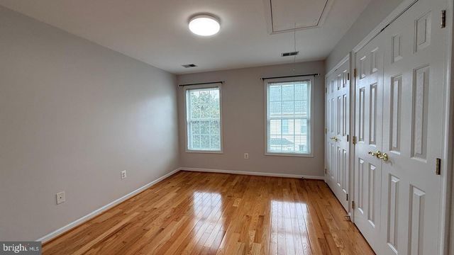 8236 2ND AVE, Vienna, VA 22182