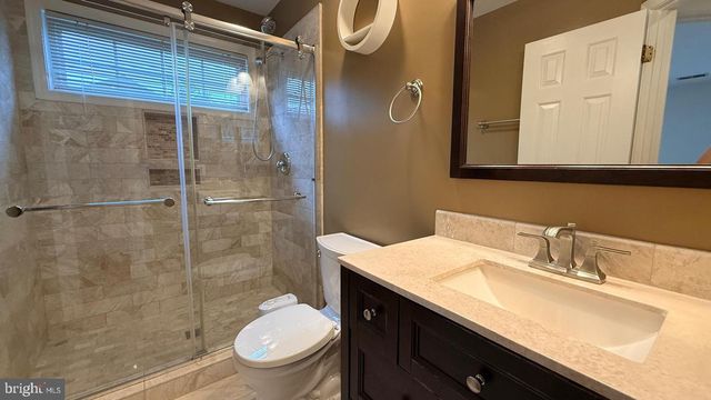 8236 2ND AVE, Vienna, VA 22182