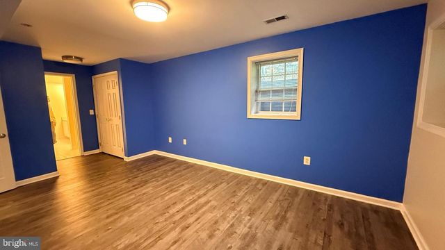 8236 2ND AVE, Vienna, VA 22182