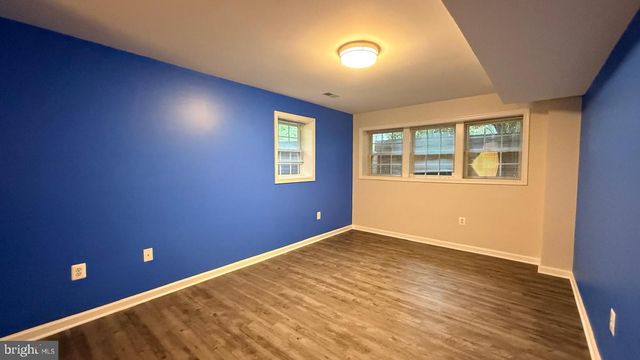 8236 2ND AVE, Vienna, VA 22182