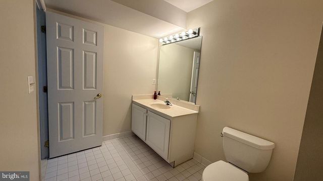 8236 2ND AVE, Vienna, VA 22182