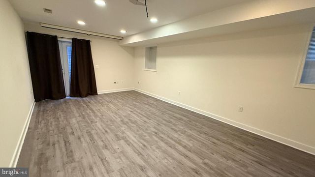 8236 2ND AVE, Vienna, VA 22182