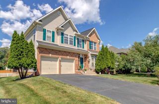 8236 2ND AVE, Vienna, VA 22182