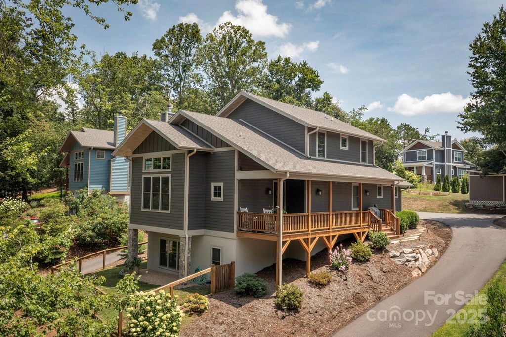 11 Elkmont Drive, Asheville, NC 28804