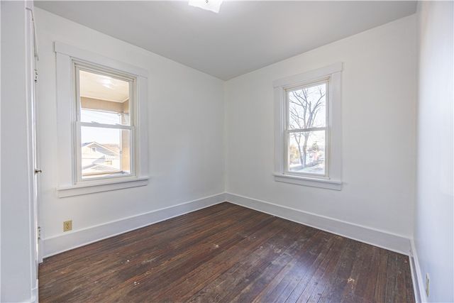 953 7th St Ext, New Kensington, PA 15068