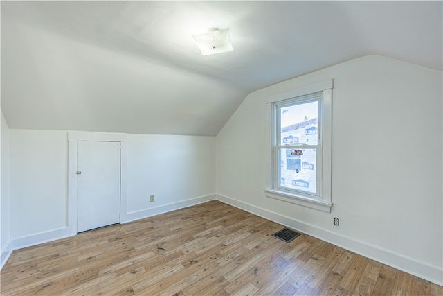 953 7th St Ext, New Kensington, PA 15068