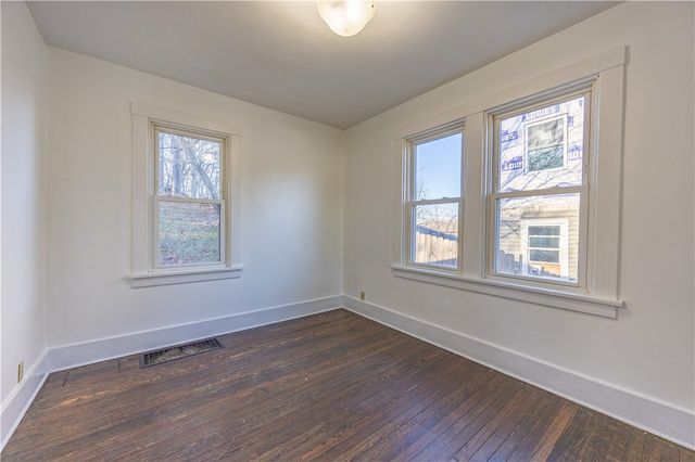 953 7th St Ext, New Kensington, PA 15068