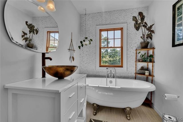 163 Capitol, Holland, NY 14080