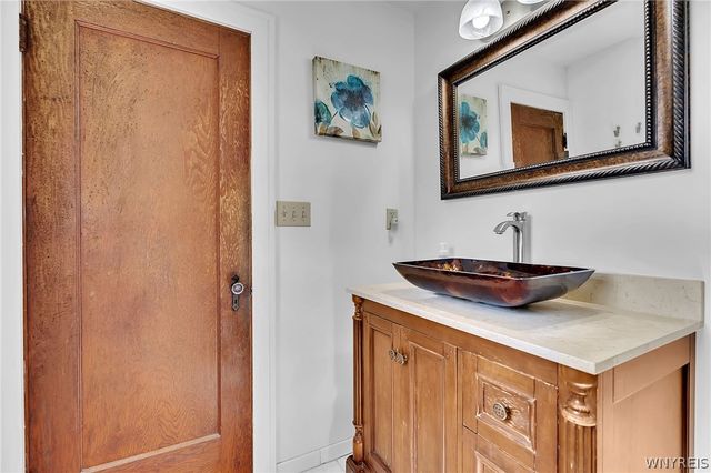 163 Capitol, Holland, NY 14080