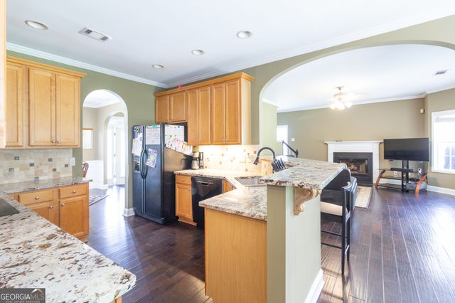 27 Portico Place, Newnan, GA 30265