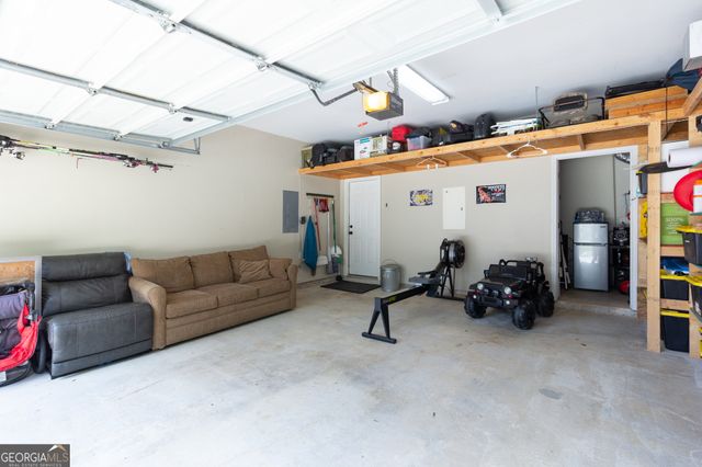 27 Portico Place, Newnan, GA 30265
