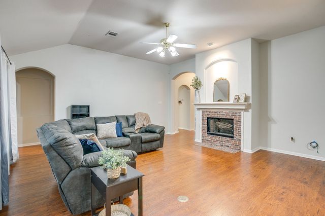 1519 Stratford Drive, Mansfield, TX 76063