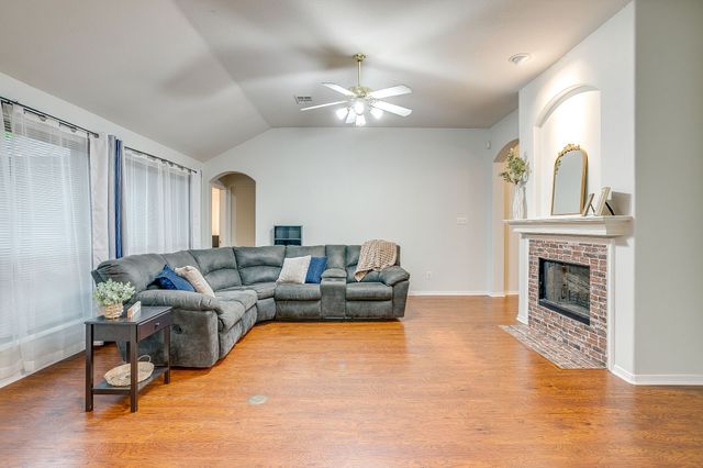 1519 Stratford Drive, Mansfield, TX 76063