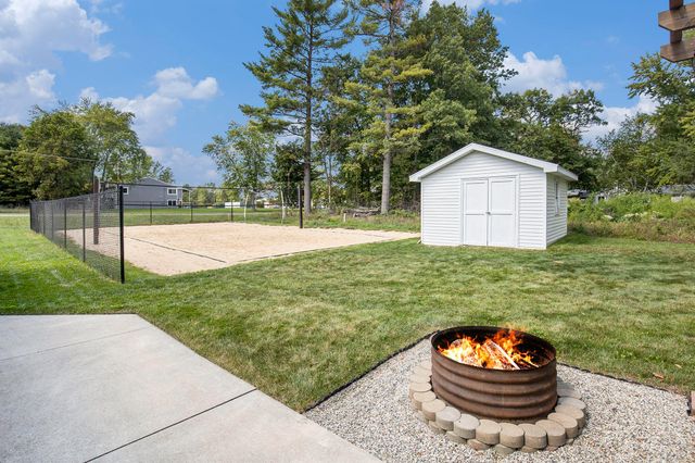 17 Warbler Drive Ne, Algoma Twp, MI 49345