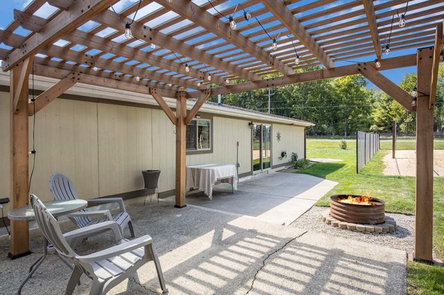 17 Warbler Drive Ne, Algoma Twp, MI 49345