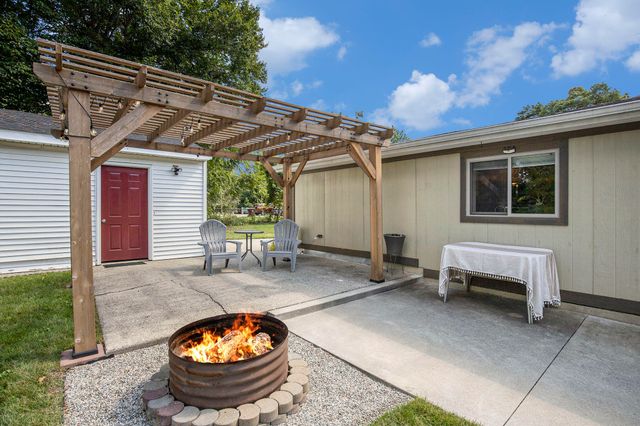 17 Warbler Drive Ne, Algoma Twp, MI 49345