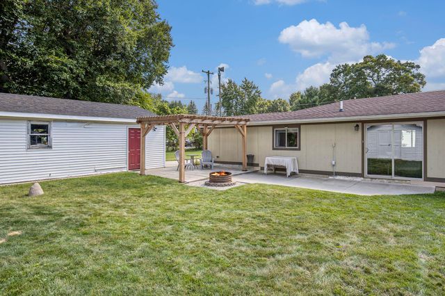 17 Warbler Drive Ne, Algoma Twp, MI 49345