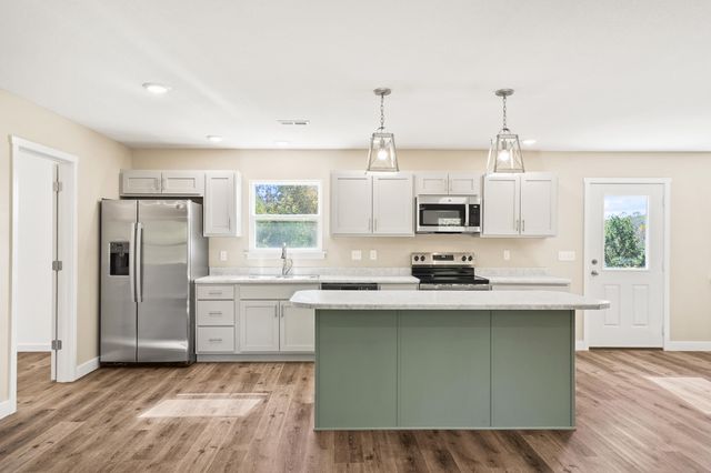 2350 W WILLIAMS RD, Sturgeon, MO 65284