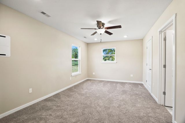 2350 W WILLIAMS RD, Sturgeon, MO 65284