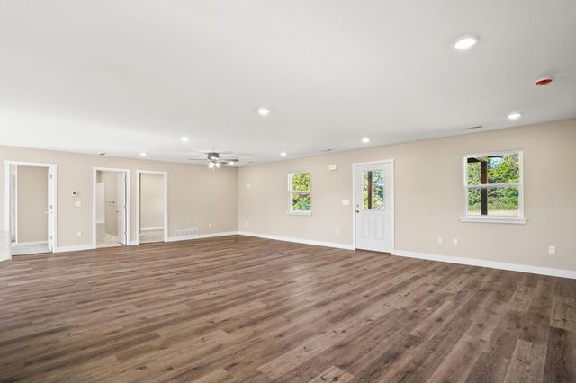 2350 W WILLIAMS RD, Sturgeon, MO 65284