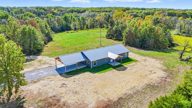 2350 W WILLIAMS RD, Sturgeon, MO 65284
