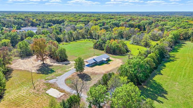 2350 W WILLIAMS RD, Sturgeon, MO 65284