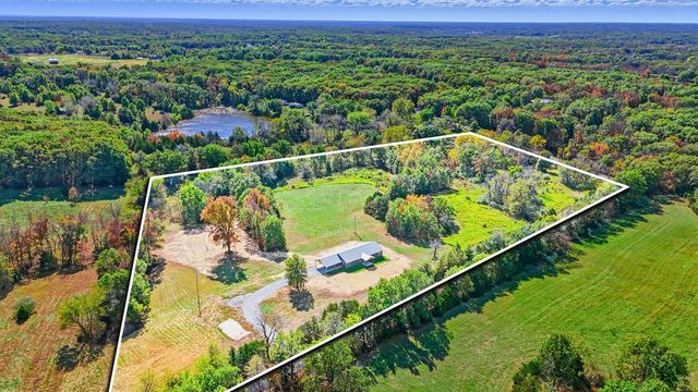 2350 W WILLIAMS RD, Sturgeon, MO 65284