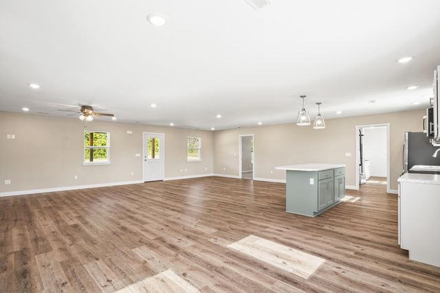 2350 W WILLIAMS RD, Sturgeon, MO 65284