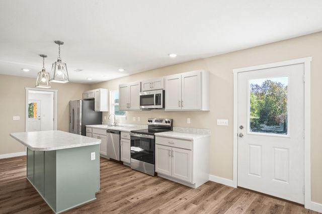 2350 W WILLIAMS RD, Sturgeon, MO 65284