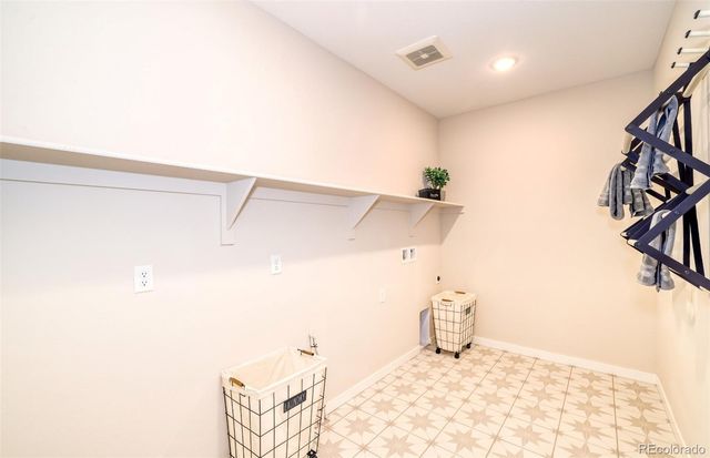 8821 Hotchkiss Street, Littleton, CO 80125