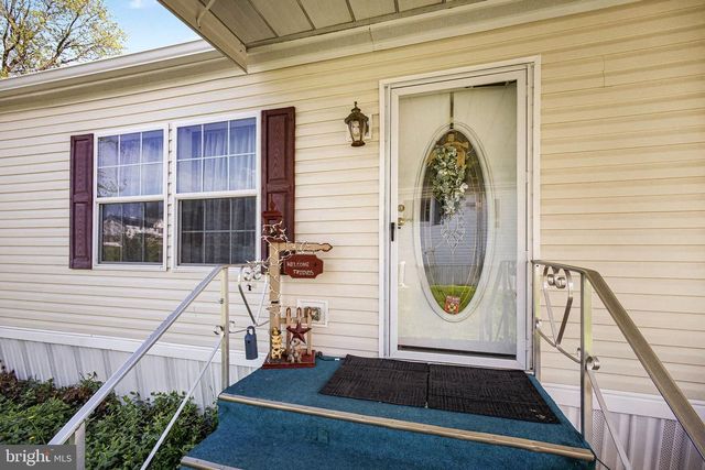 734 PINE BLVD, New Providence, PA 17560