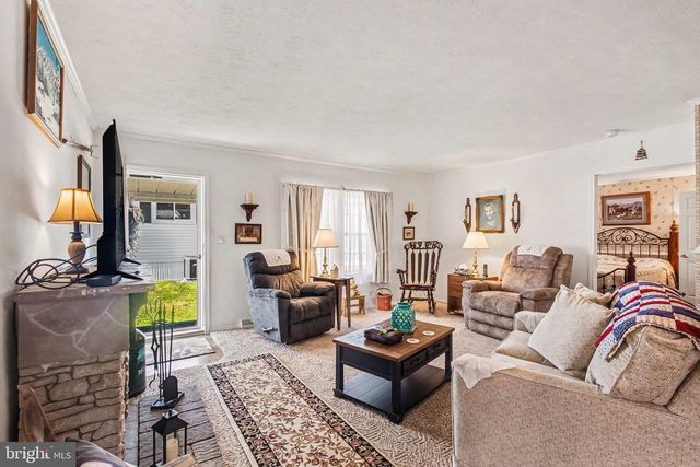 734 PINE BLVD, New Providence, PA 17560