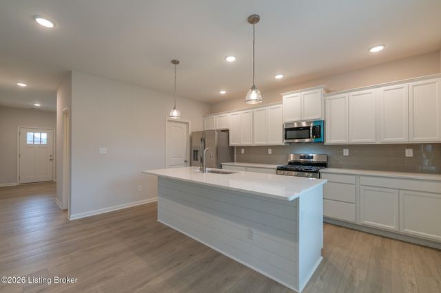 7921 Copper Drift Way, Louisville, KY 40291
