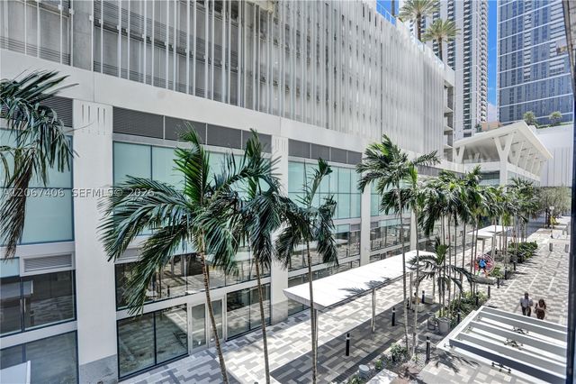 851 NE 1st Ave 202, Miami, FL 33132