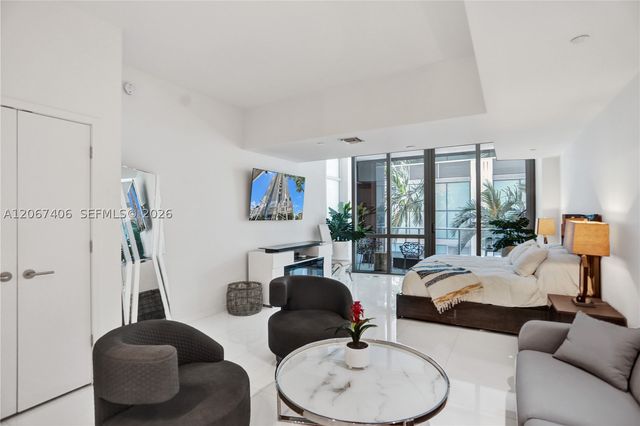 851 NE 1st Ave 202, Miami, FL 33132