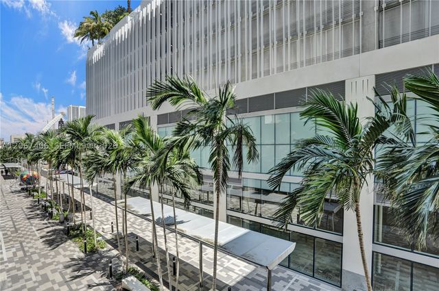 851 NE 1st Ave 202, Miami, FL 33132