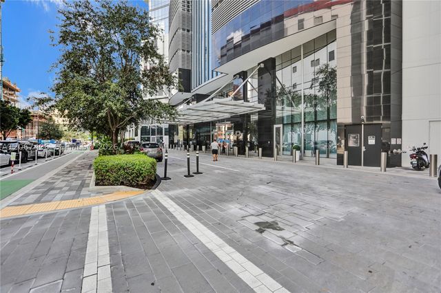 851 NE 1st Ave 202, Miami, FL 33132