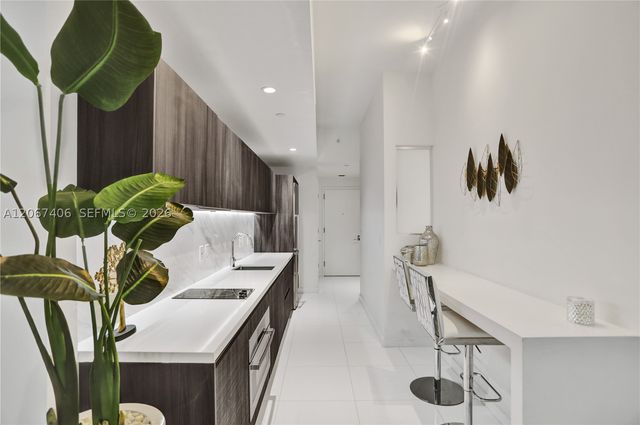 851 NE 1st Ave 202, Miami, FL 33132
