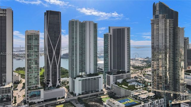 851 NE 1st Ave 202, Miami, FL 33132