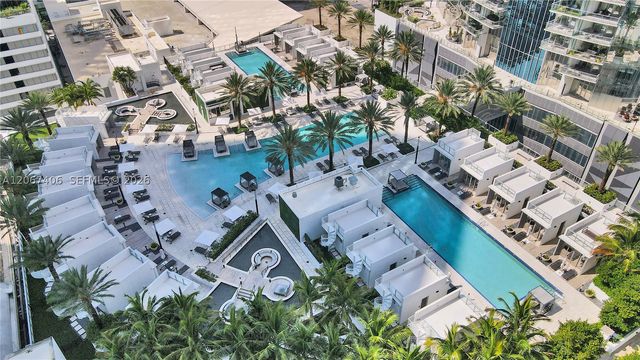 851 NE 1st Ave 202, Miami, FL 33132