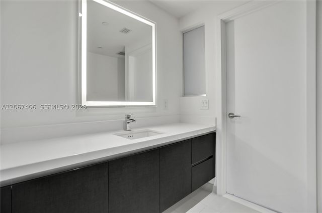 851 NE 1st Ave 202, Miami, FL 33132