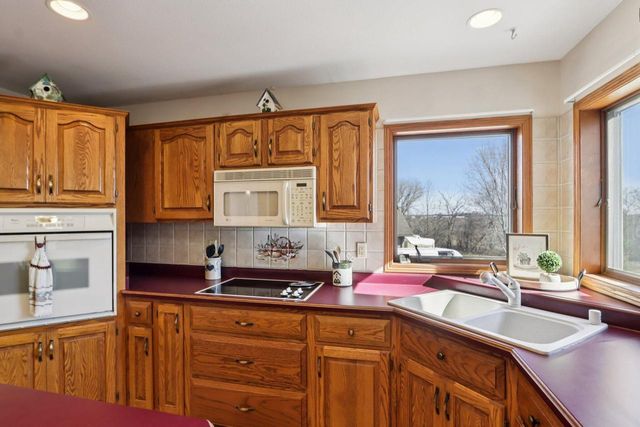 978 N Dewey AVENUE, Jefferson, WI 53549