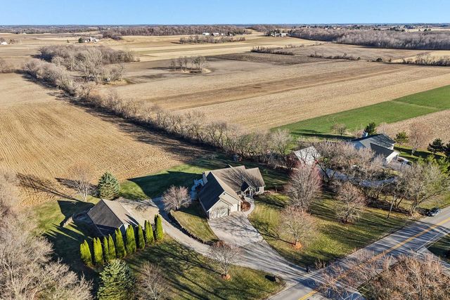 978 N Dewey AVENUE, Jefferson, WI 53549