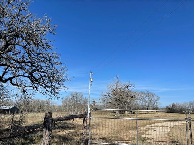 5279 Fm 2762, Flatonia, TX 78941