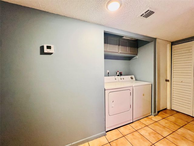 21440 NW 40th Circle Ct, Miami Gardens, FL 33055